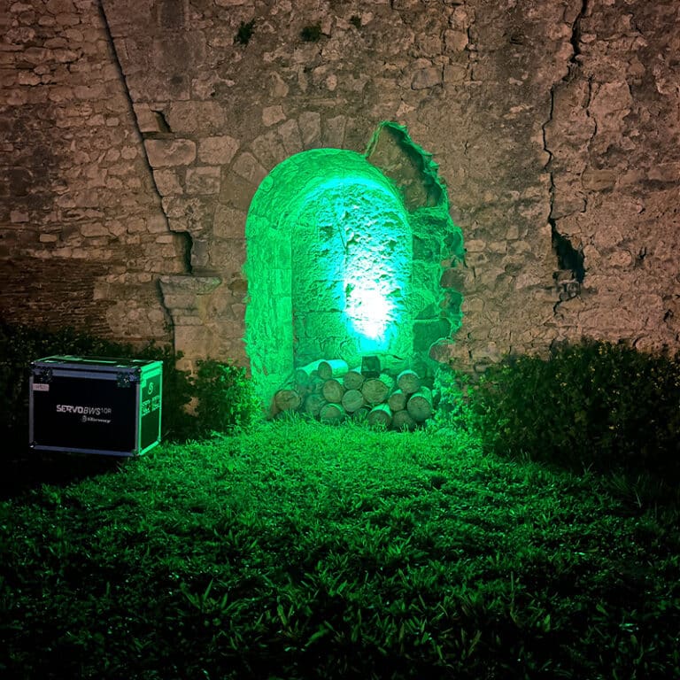 Projecteur vert chateau